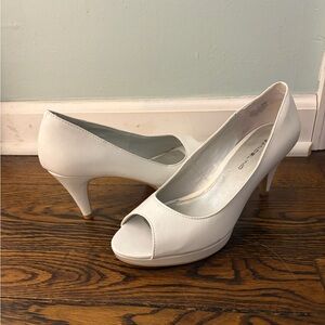 Bandolino White Peep-Toe Heels